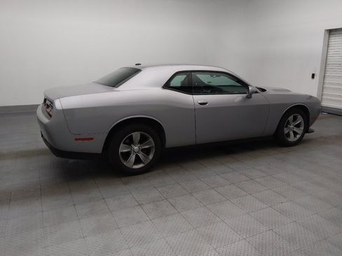 Used 2017 Dodge Challenger SXT RWD image 10