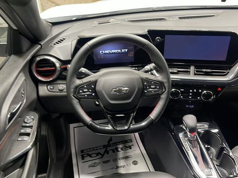 Used 2026 Chevrolet Trax RS FWD image 3