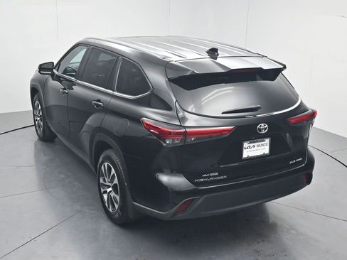 Used 2023 Toyota Highlander XLE AWD/4WD image 51