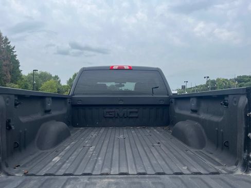 Used 2018 GMC Sierra 2500 SLT w/ Duramax Plus Package AWD/4WD image 9
