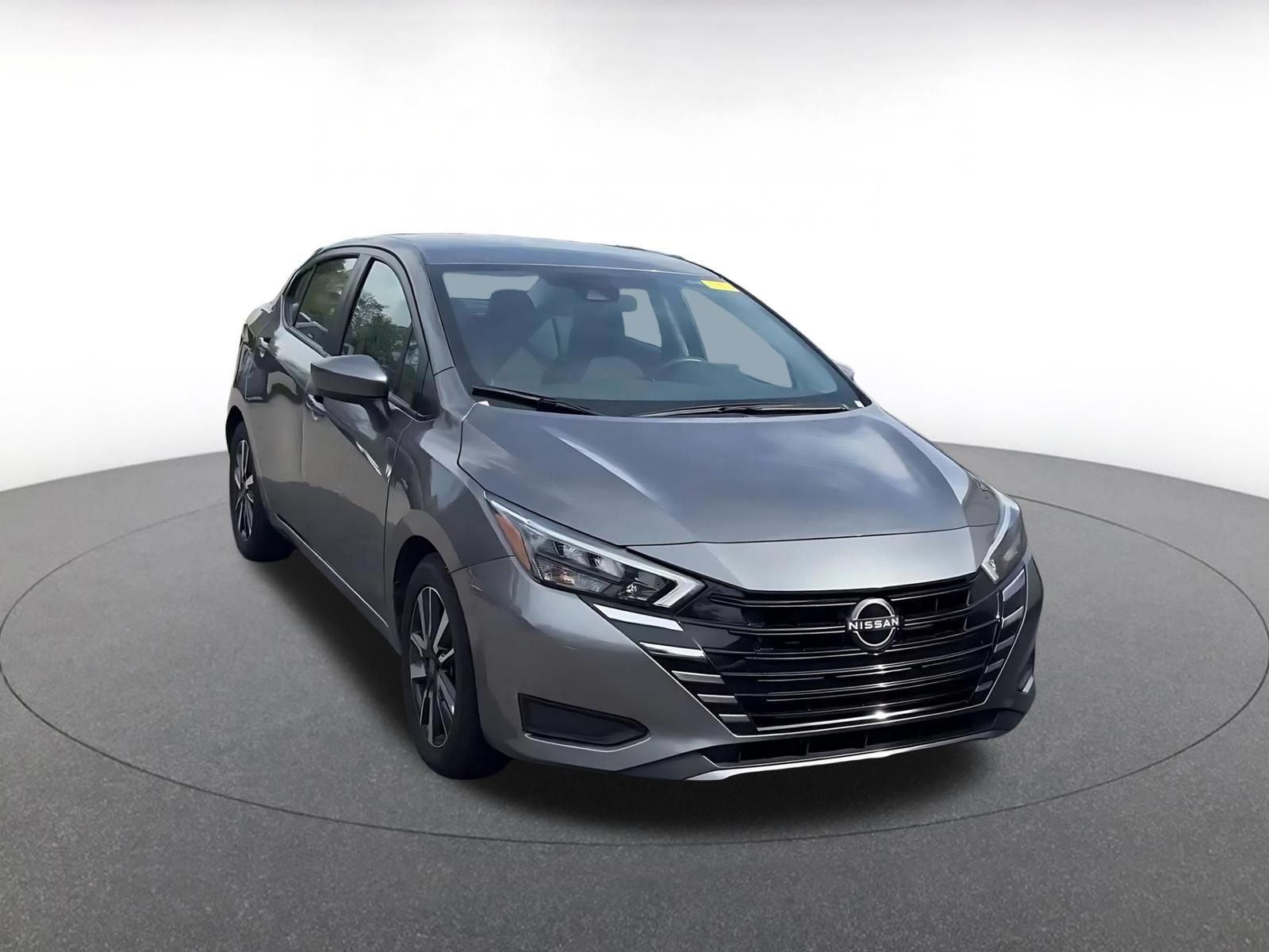 Used 2025 Nissan Versa SV FWD image 2