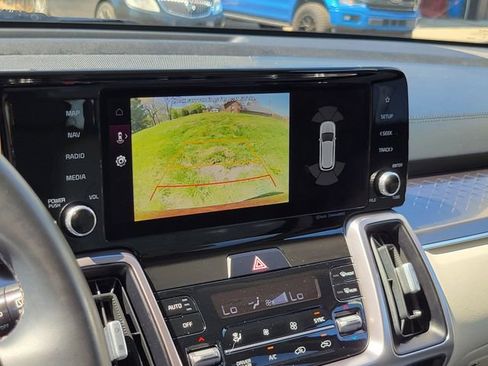 Certified 2022 Kia Sorento EX image 20