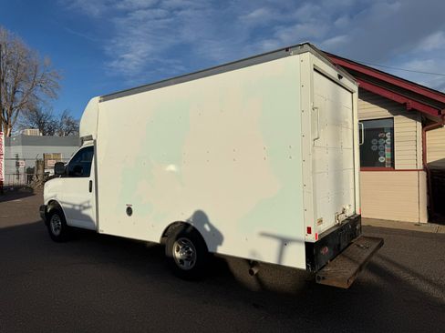 Used 2020 Chevrolet Express 3500 w/ Power Convenience Package image 3
