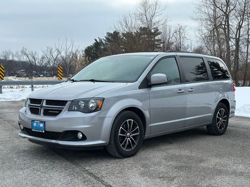 Used 2018 Dodge Grand Caravan GT image 3