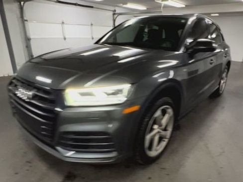 Used 2020 Audi Q5 2.0T Titanium Premium Plus w/ Premium Plus Package AWD/4WD image 4