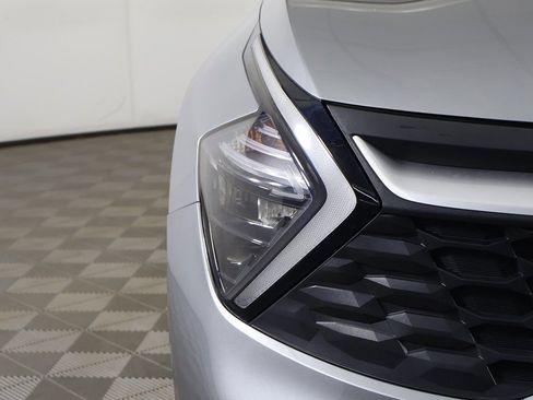 Used 2023 Kia Sportage LX image 12