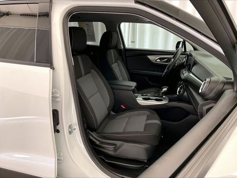 Used 2025 Chevrolet Blazer LT AWD/4WD image 11