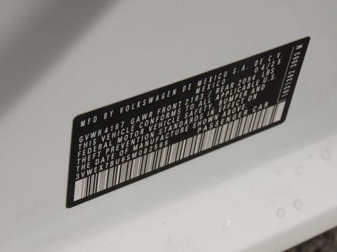 Used 2025 Volkswagen Jetta SE FWD image 32