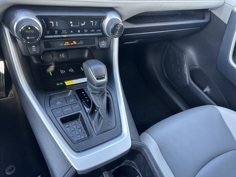 Used 2024 Toyota RAV4 XLE Premium FWD image 19