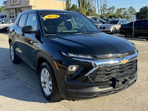 Used 2024 Chevrolet TrailBlazer LS w/ LS Convenience Package image 3