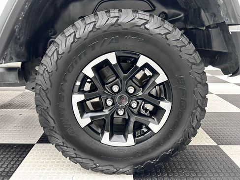 Certified 2025 Jeep Wrangler Unlimited Rubicon image 13