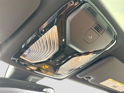 New 2025 BMW 330i Sedan w/ Premium Package RWD image 37