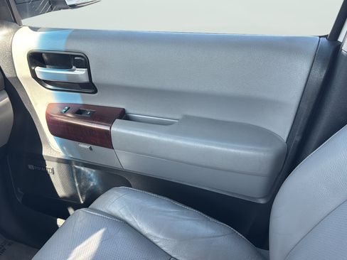 Used 2011 Toyota Sequoia Platinum AWD/4WD image 17