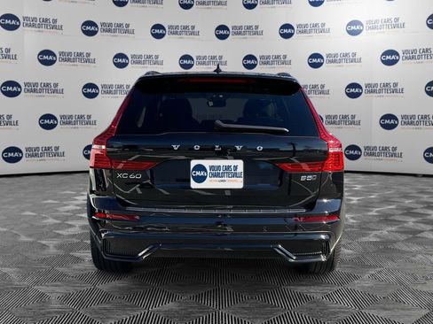 Certified 2025 Volvo XC60 B5 Ultra image 4