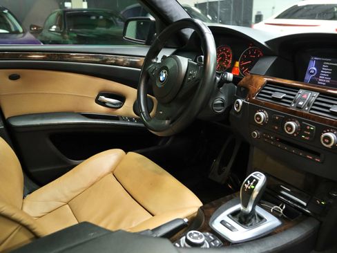 Used 2010 BMW 535i Sedan image 30