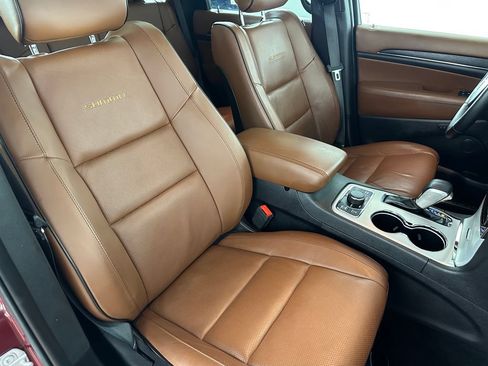Used 2021 Jeep Grand Cherokee Summit AWD/4WD image 32