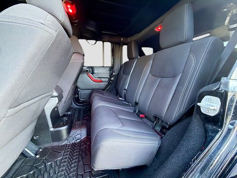 Used 2013 Jeep Wrangler Unlimited Rubicon w/ Connectivity Group image 20