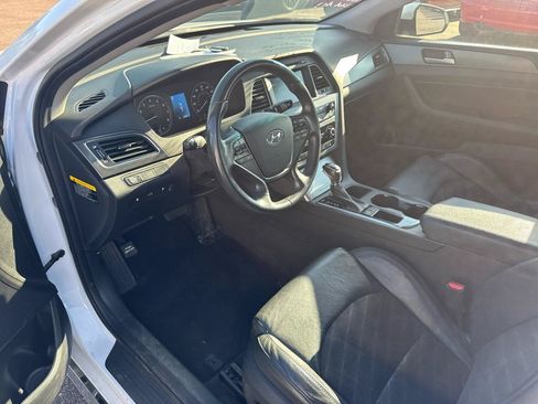 Used 2017 Hyundai Sonata Sport w/ Value Edition Package 02 FWD image 9