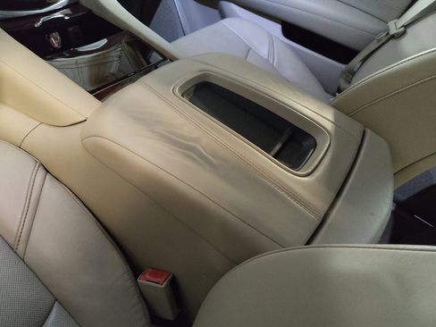 Used 2015 Cadillac Escalade ESV Premium image 26