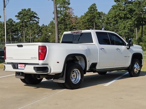 Used 2022 Chevrolet Silverado 3500 High Country w/ Safety Package II AWD/4WD image 4