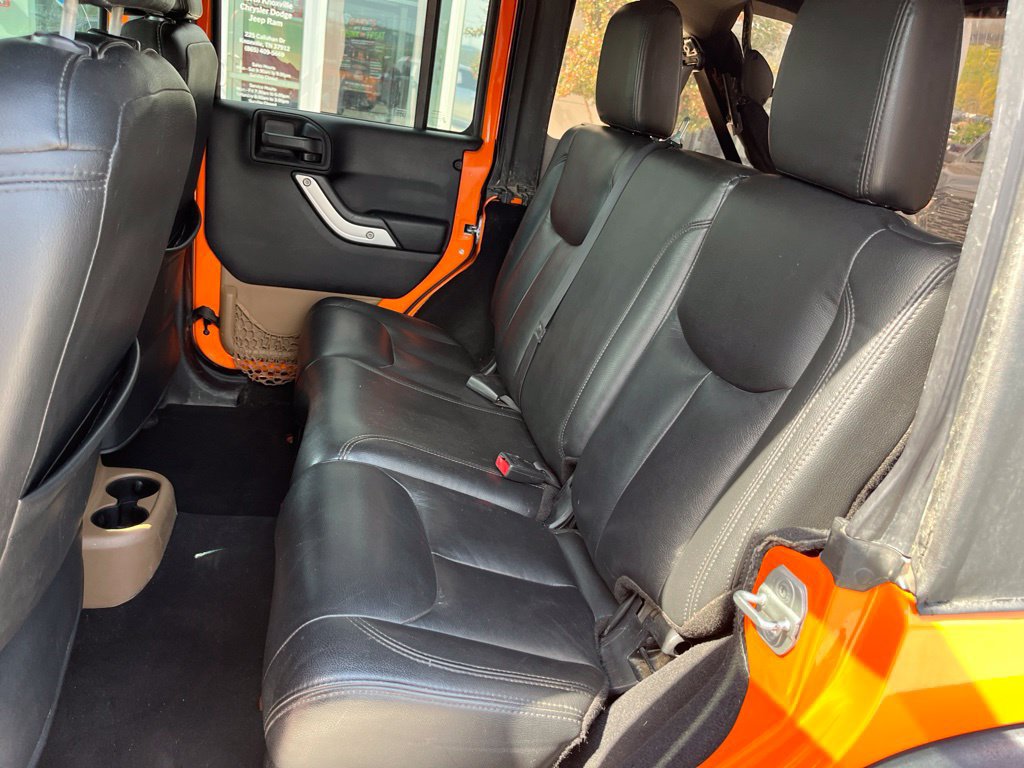 Used 2013 Jeep Wrangler Unlimited Rubicon w/ Connectivity Group AWD/4WD image 15