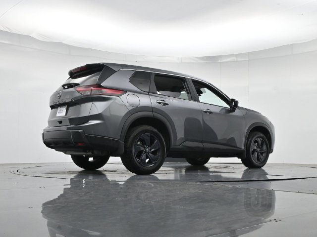Used 2026 Nissan Rogue SV w/ Cold Weather Package FWD image 31