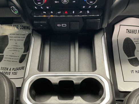 Used 2020 Chevrolet Silverado 1500 LTZ w/ LTZ Convenience Package AWD/4WD image 19