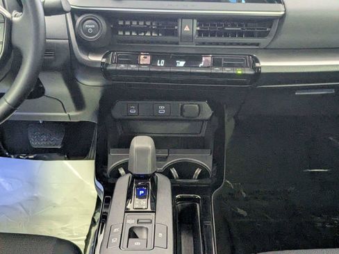 Used 2025 Toyota Prius LE FWD image 41