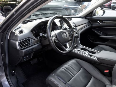Used 2022 Honda Accord Touring image 14