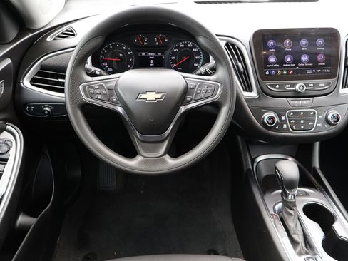 Used 2025 Chevrolet Malibu LT FWD image 15