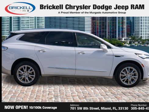 Used 2023 Buick Enclave Essence w/ Experience Buick Package FWD image 4
