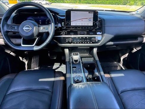 Used 2024 Nissan Pathfinder Platinum w/ Cargo Package AWD/4WD image 7