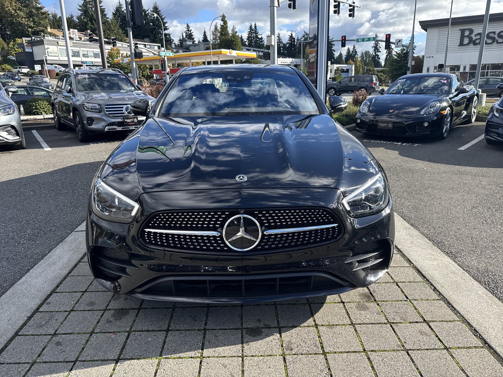 Used 2021 Mercedes-Benz E 450 4MATIC Sedan image 2