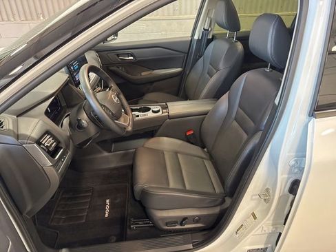 Used 2025 Nissan Rogue SL w/ SL Premium Package AWD/4WD image 11