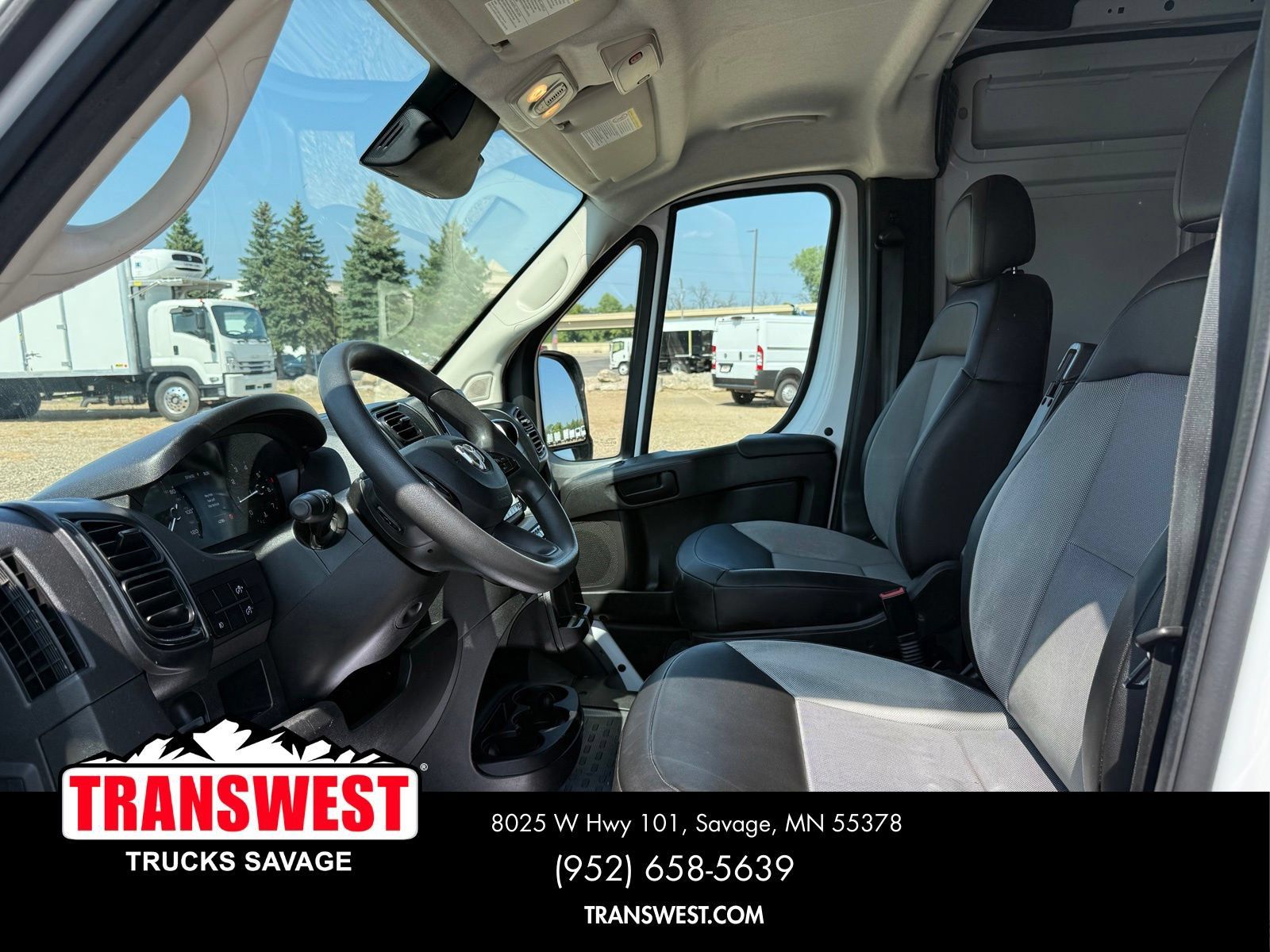 Used 2025 RAM ProMaster 2500 w/ Convenience Group FWD image 4