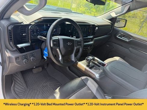 Used 2023 Chevrolet Silverado 1500 LT Trail Boss w/ LT Trail Boss Premium Package AWD/4WD image 15