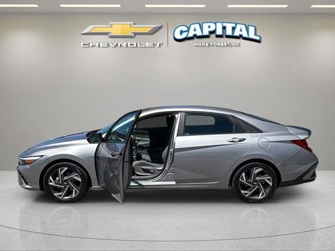 Used 2025 Hyundai Elantra Sport w/ Cargo Package FWD image 9