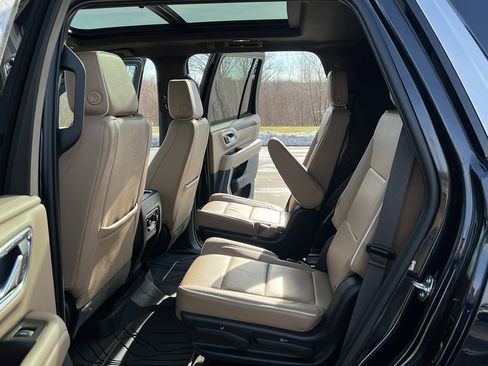 Used 2023 Chevrolet Tahoe Premier image 37