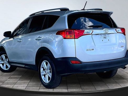 Used 2013 Toyota RAV4 XLE FWD image 4