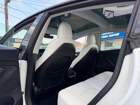 Used 2022 Tesla Model 3 RWD image 13