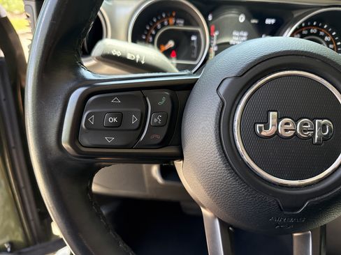 Used 2021 Jeep Gladiator Sport AWD/4WD image 29