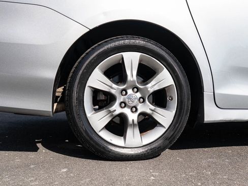 Used 2014 Toyota Sienna SE FWD image 12