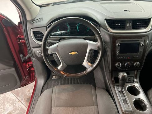 Used 2016 Chevrolet Traverse LT image 19