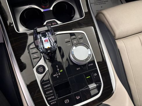 Used 2019 BMW X7 xDrive40i w/ Premium Package AWD/4WD image 39