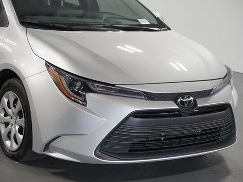 Used 2026 Toyota Corolla LE FWD image 4