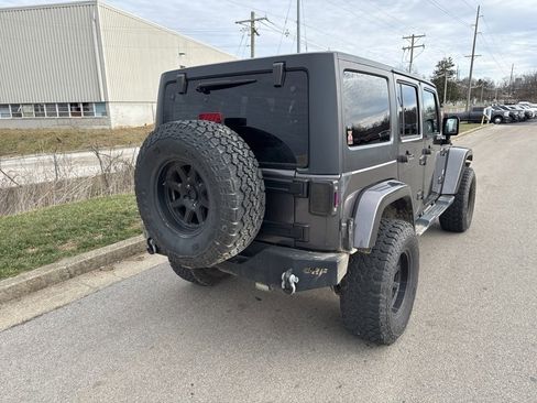 Used 2014 Jeep Wrangler Unlimited Sahara w/ Connectivity Group image 5