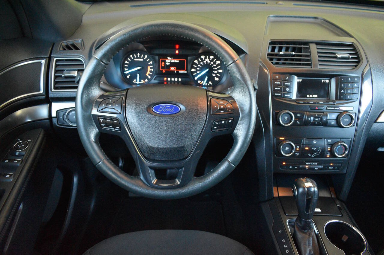 Used 2019 Ford Explorer XLT FWD image 16