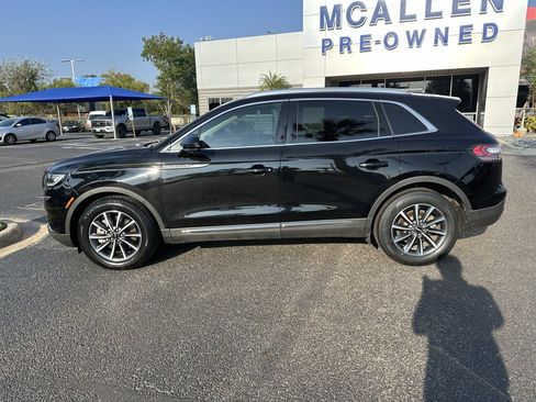 Used 2021 Lincoln Nautilus FWD image 3