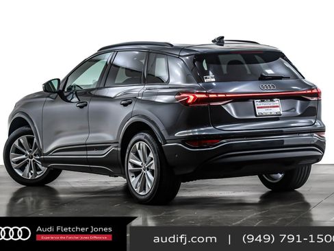 Used 2025 Audi Q6 e-tron Premium w/ Convenience Package image 12