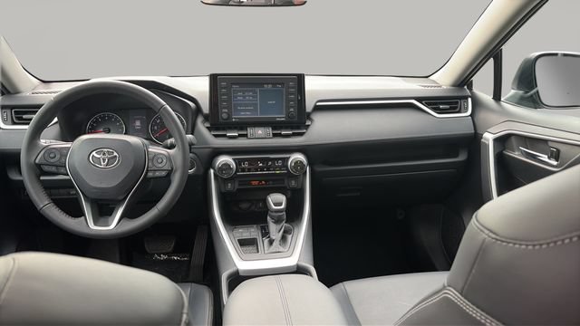 Used 2020 Toyota RAV4 XLE Premium FWD image 15